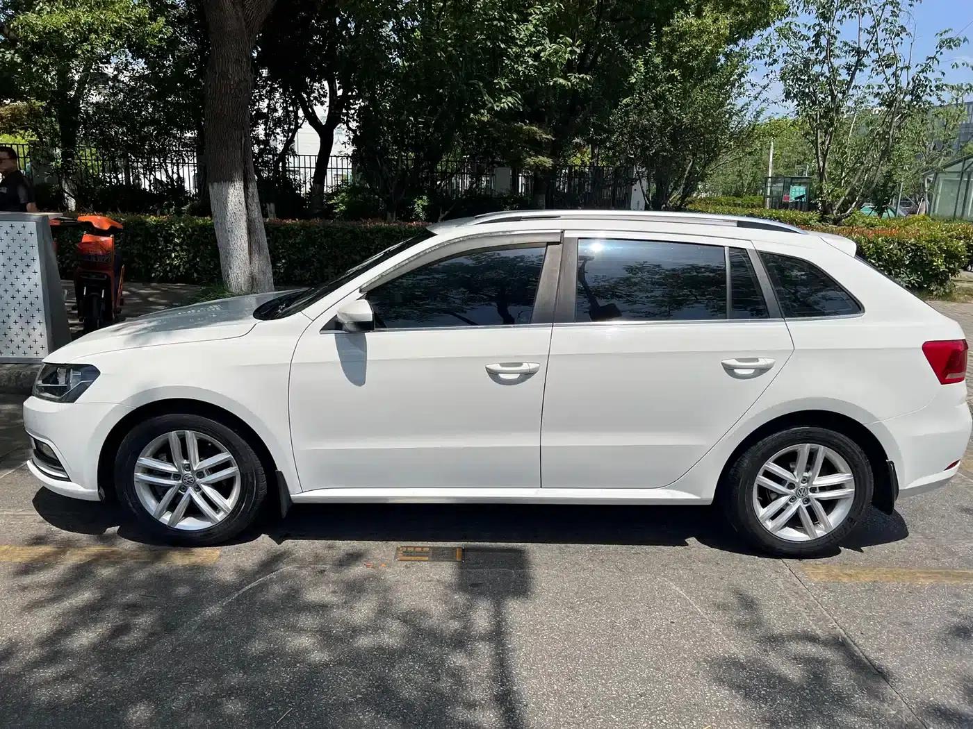 Lavida Gran Turismo 2017 230TSI DSG Comfort Edition — миниатюра 4