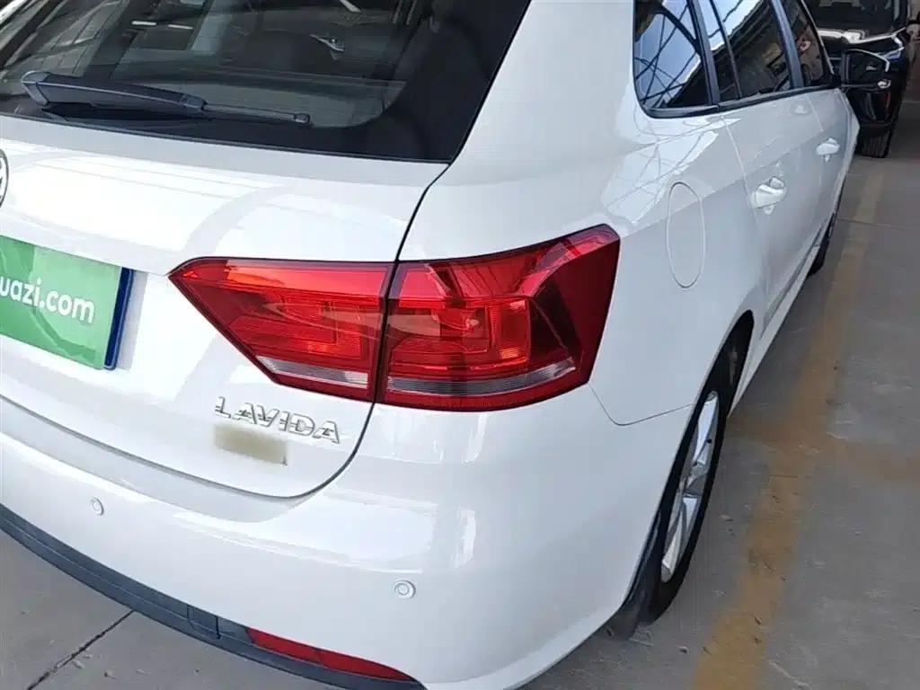 Lavida Gran Turismo 2013 1.6L Automatic Fashion Edition — миниатюра 8