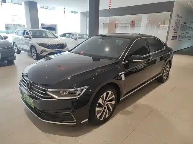 2022 Volkswagen Passat GTE Plug-in Hybrid GTE Luxury Model