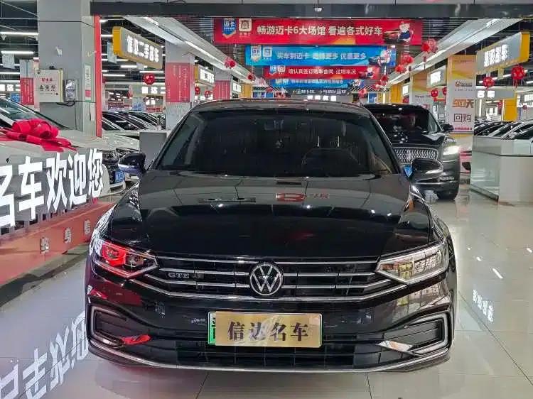 2022 Volkswagen Passat GTE Plug-in Hybrid GTE Luxury Model — миниатюра 2