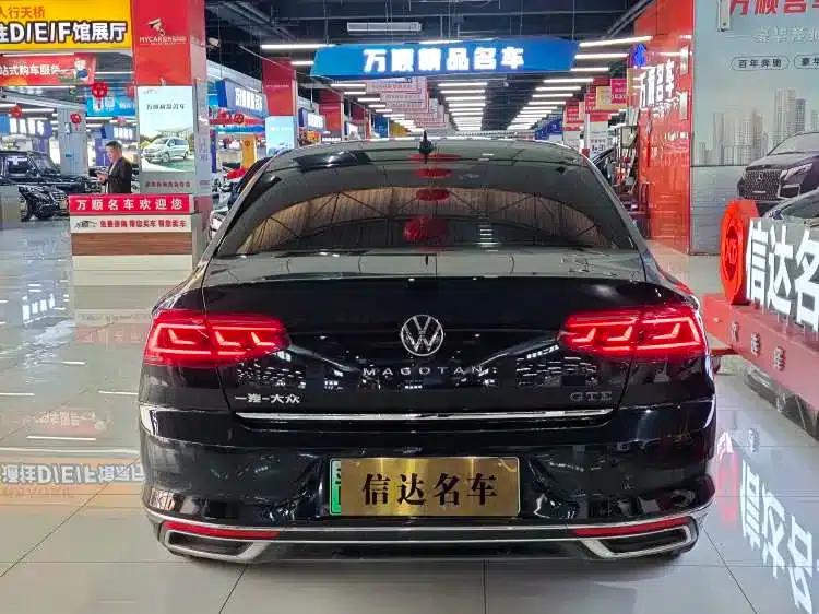2022 Volkswagen Passat GTE Plug-in Hybrid GTE Luxury Model — миниатюра 13