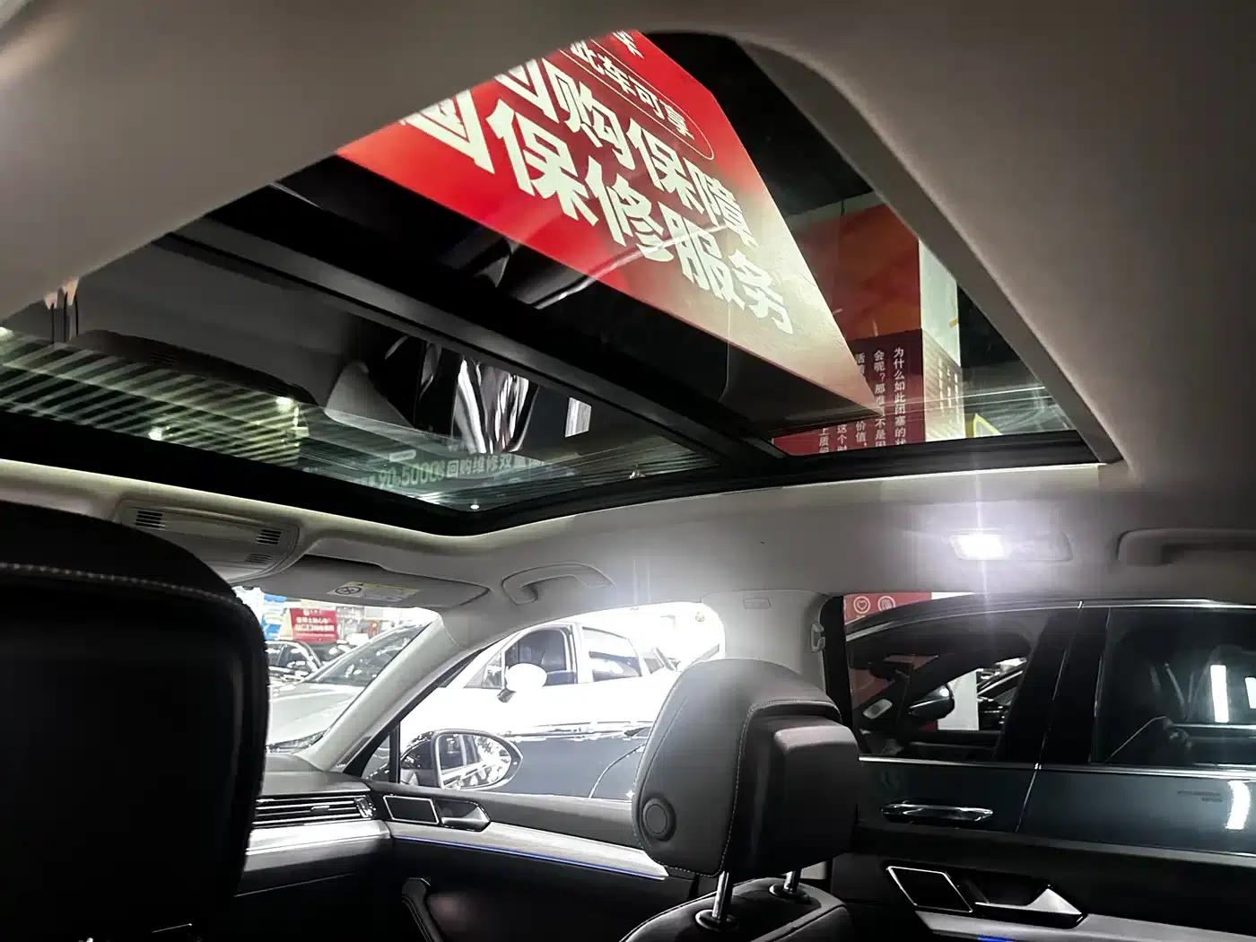 2022 Volkswagen Passat GTE Plug-in Hybrid GTE Luxury Model — миниатюра 16