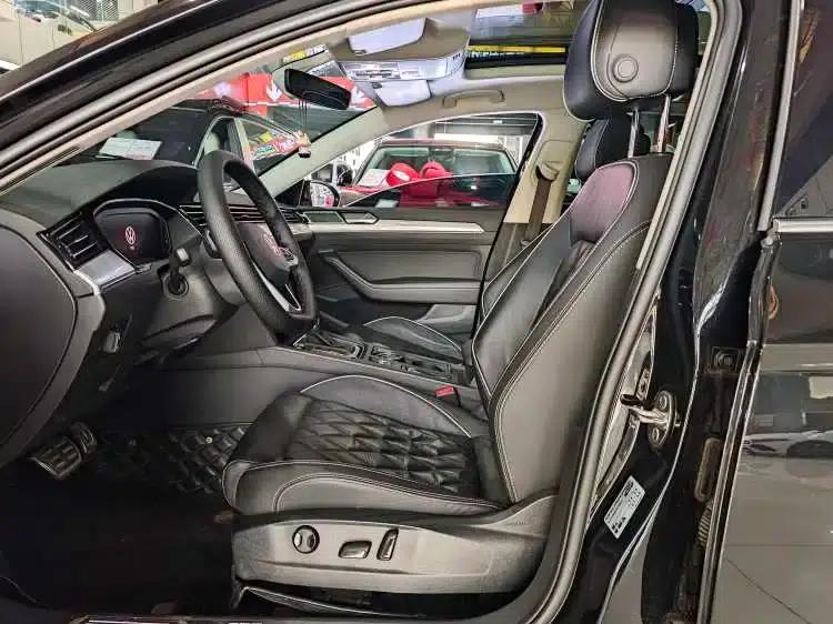 2022 Volkswagen Passat GTE Plug-in Hybrid GTE Luxury Model — миниатюра 4