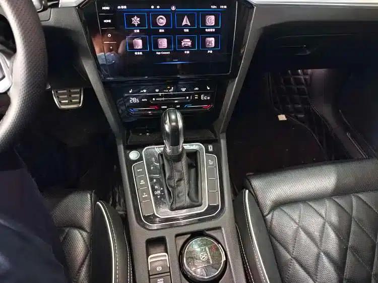 2022 Volkswagen Passat GTE Plug-in Hybrid GTE Luxury Model — миниатюра 8