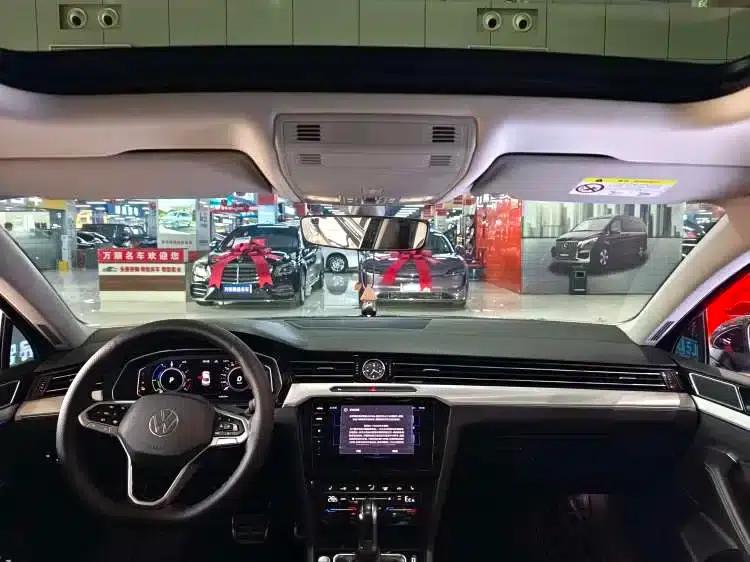 2022 Volkswagen Passat GTE Plug-in Hybrid GTE Luxury Model — миниатюра 10