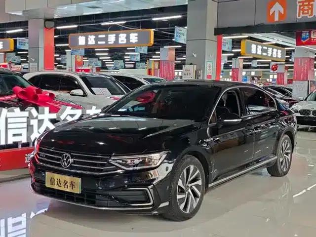 2022 Volkswagen Passat GTE Plug-in Hybrid GTE Luxury Model