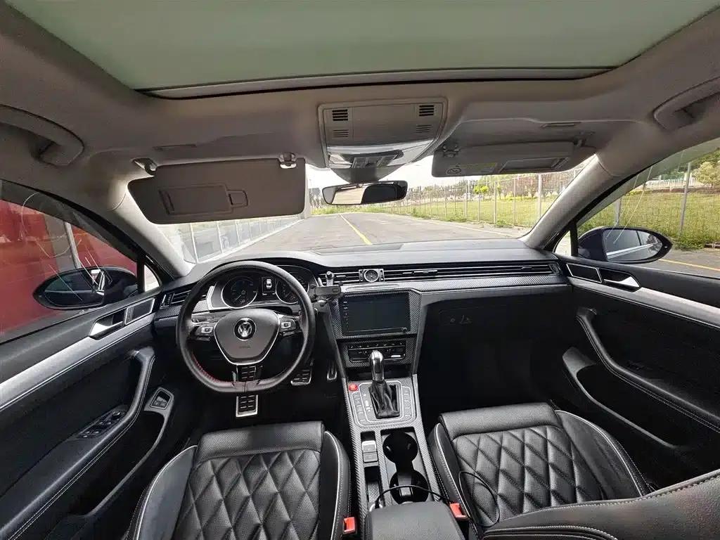 2020 Volkswagen Passat GTE Plug-in Hybrid GTE Premium — миниатюра 12