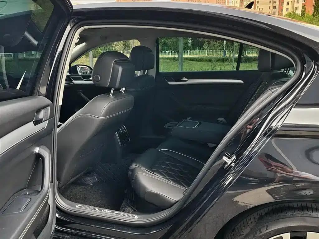 2020 Volkswagen Passat GTE Plug-in Hybrid GTE Premium — миниатюра 14