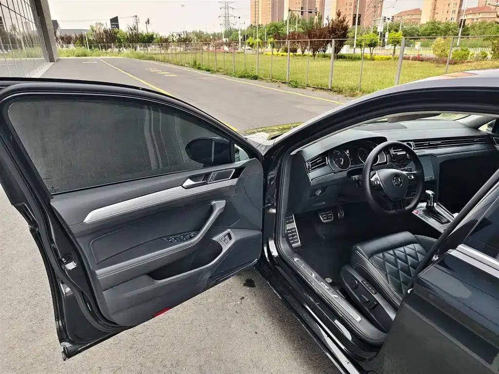 2020 Volkswagen Passat GTE Plug-in Hybrid GTE Premium — миниатюра 16