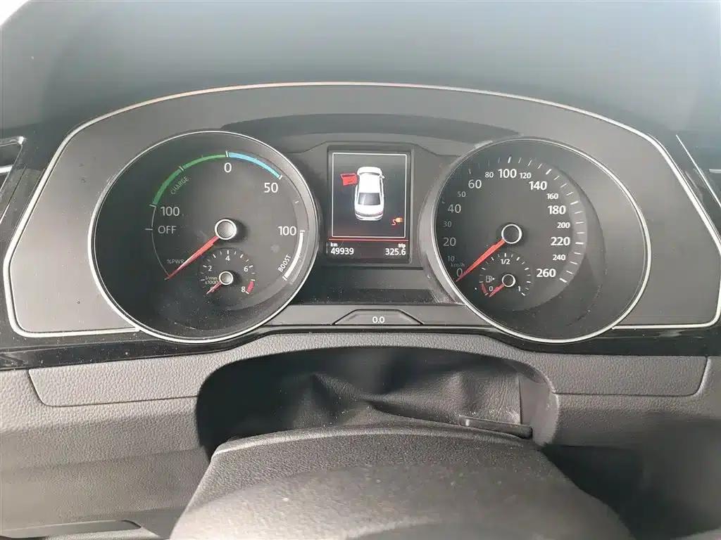 2020 Volkswagen Passat GTE Plug-in Hybrid GTE Premium — миниатюра 4