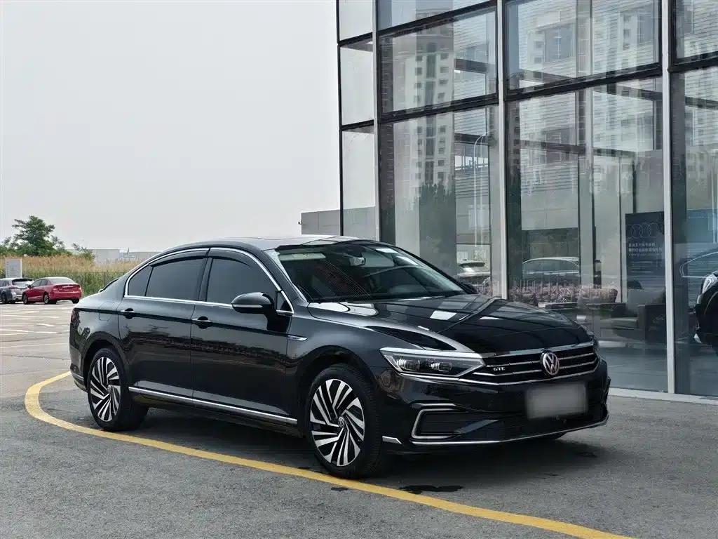 2020 Volkswagen Passat GTE Plug-in Hybrid GTE Premium — миниатюра 6