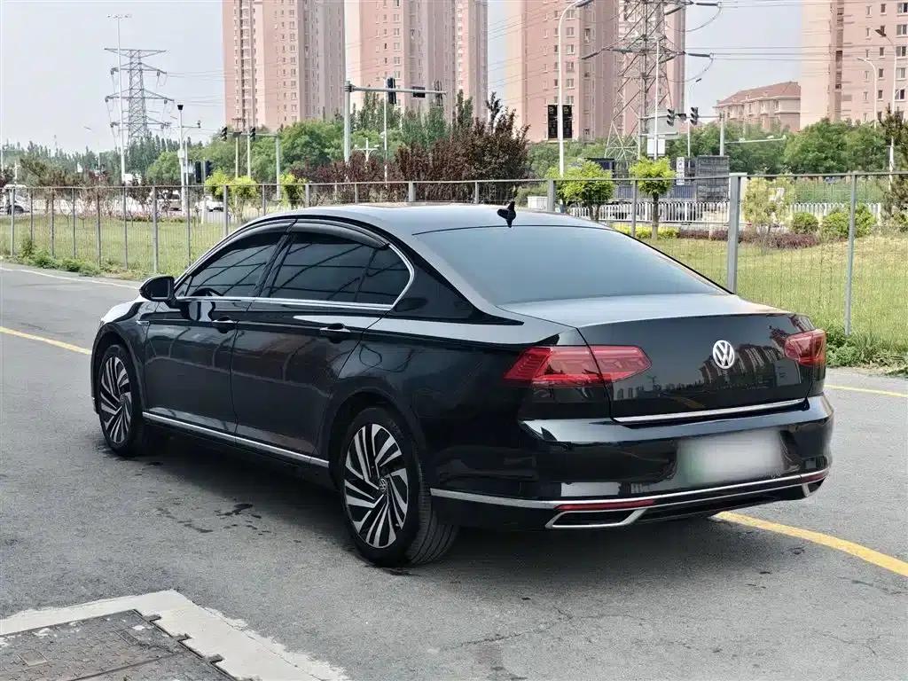 2020 Volkswagen Passat GTE Plug-in Hybrid GTE Premium — миниатюра 8