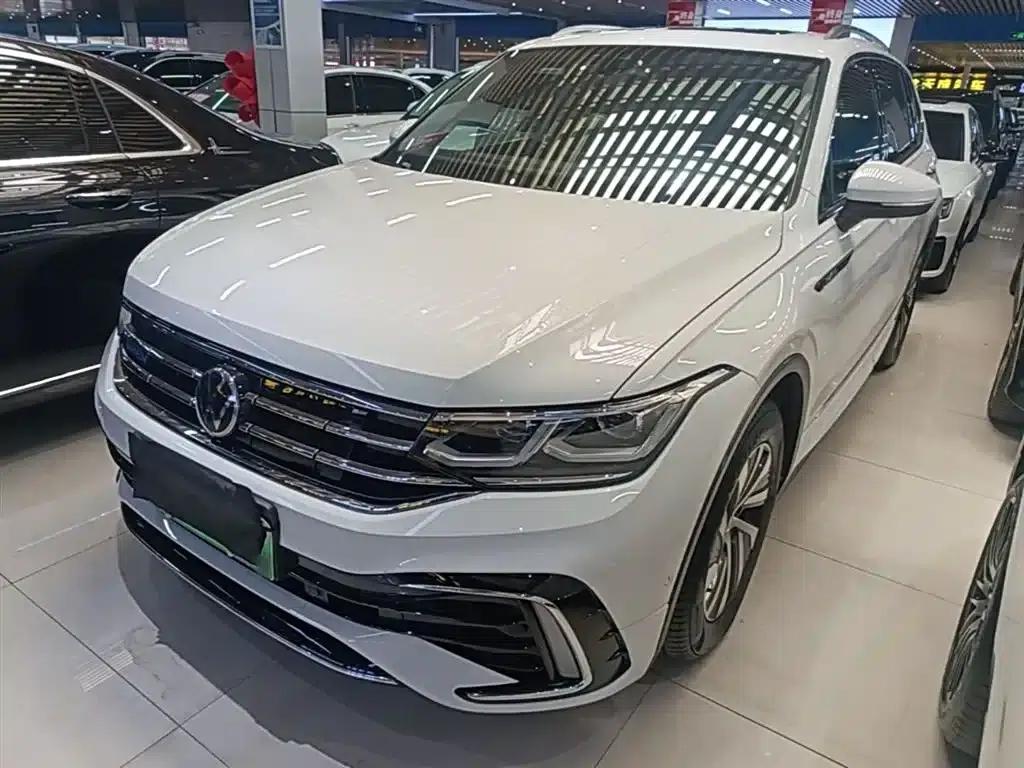 2022 Volkswagen Tiguan L Plug-in Hybrid 430PHEV Premium Edition — миниатюра 2