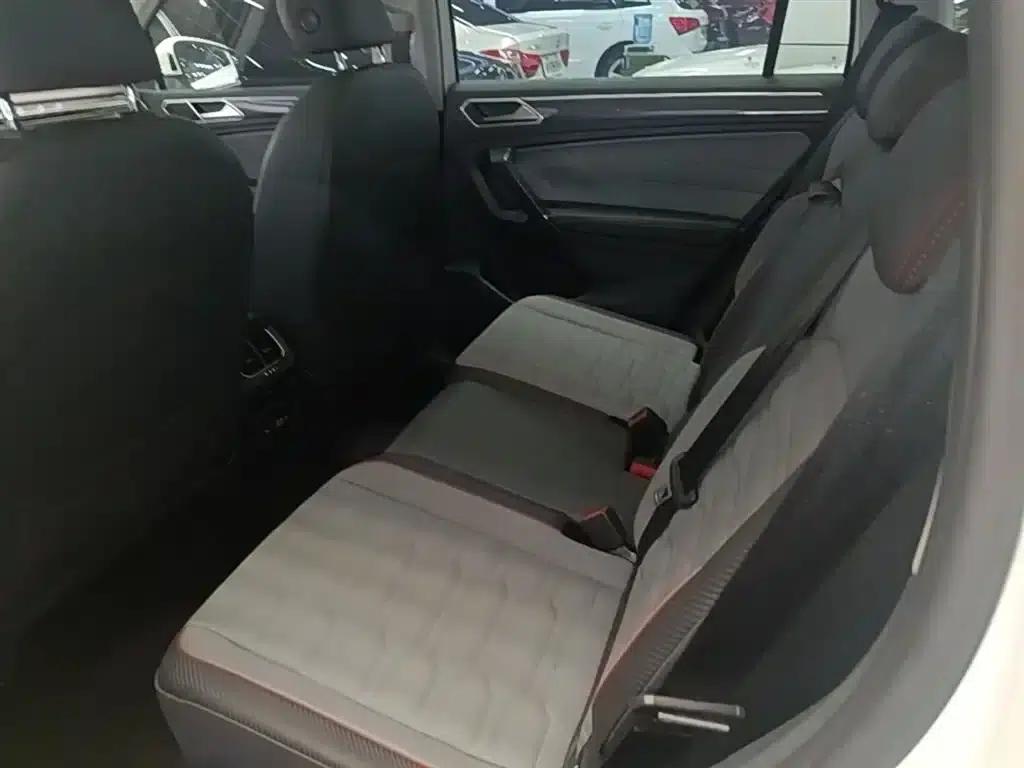 2022 Volkswagen Tiguan L Plug-in Hybrid 430PHEV Premium Edition — миниатюра 17