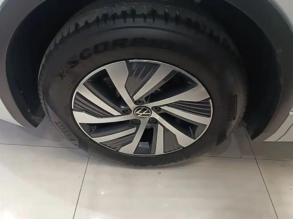 2022 Volkswagen Tiguan L Plug-in Hybrid 430PHEV Premium Edition — миниатюра 23