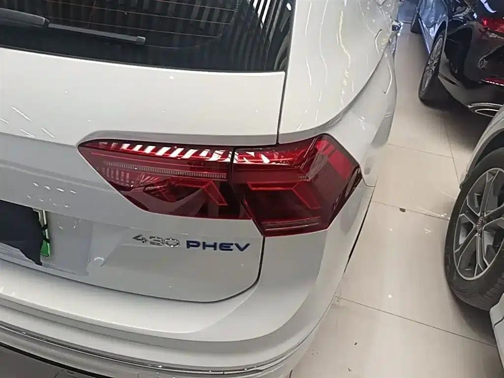 2022 Volkswagen Tiguan L Plug-in Hybrid 430PHEV Premium Edition — миниатюра 8