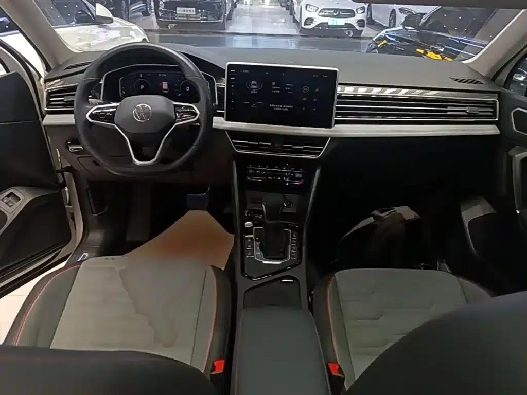 2022 Volkswagen Tiguan L Plug-in Hybrid 430PHEV Premium Edition — миниатюра 10
