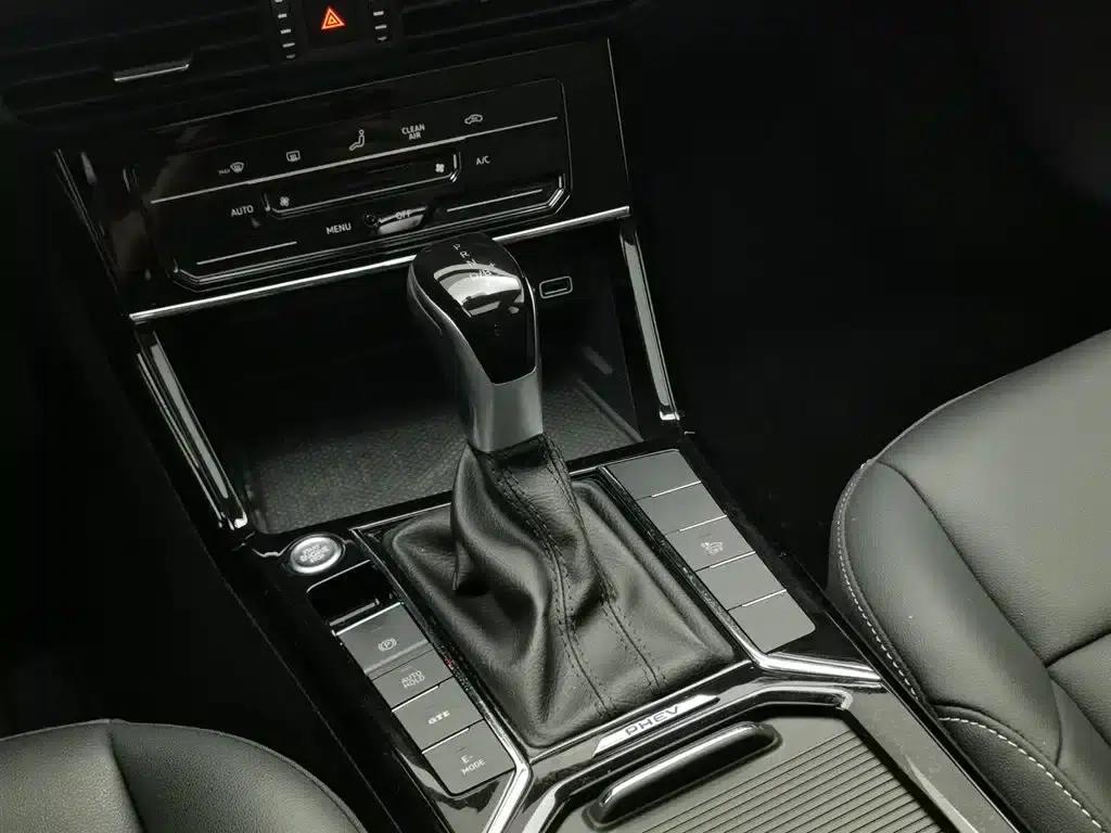 2022 Volkswagen Passat Plug-in Hybrid 430PHEV Hybrid Business Edition — миниатюра 13