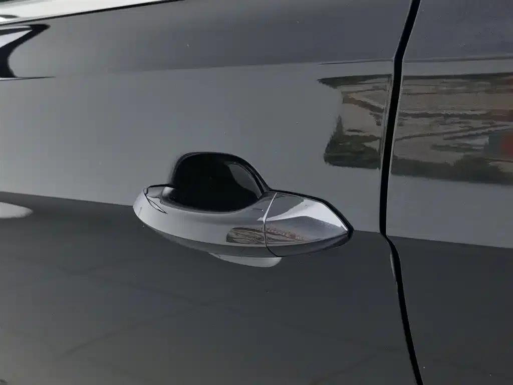 2022 Volkswagen Passat Plug-in Hybrid 430PHEV Hybrid Business Edition — миниатюра 18
