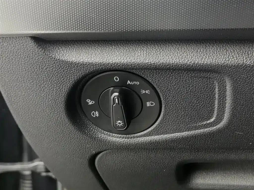 2022 Volkswagen Passat Plug-in Hybrid 430PHEV Hybrid Business Edition — миниатюра 21