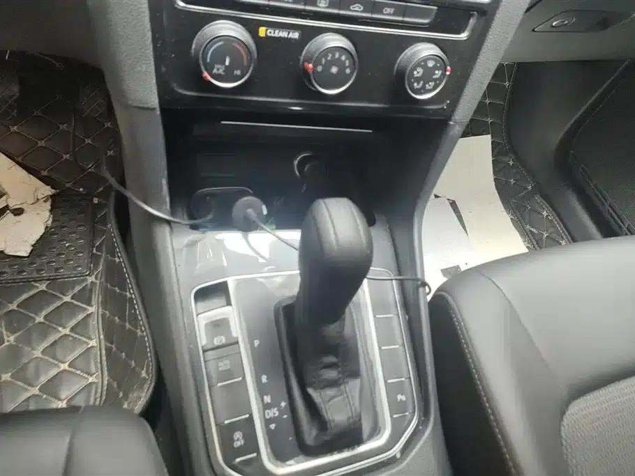 Golf Sportsvan 2018 230TSI Automatic Entry-Level — миниатюра 16