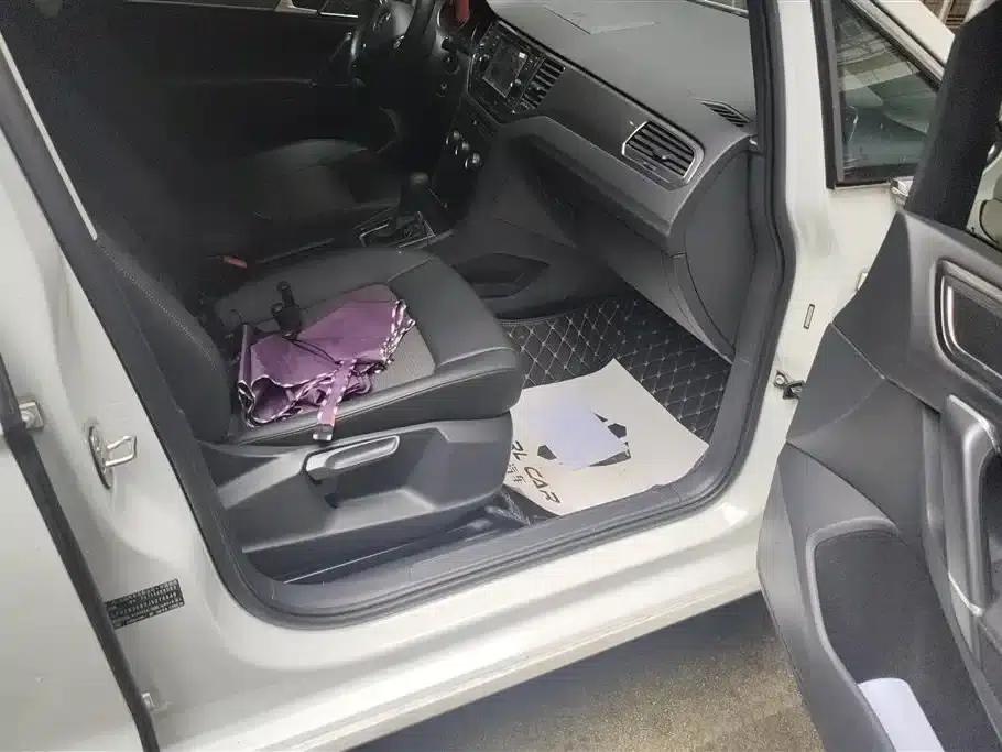 Golf Sportsvan 2018 230TSI Automatic Entry-Level — миниатюра 8