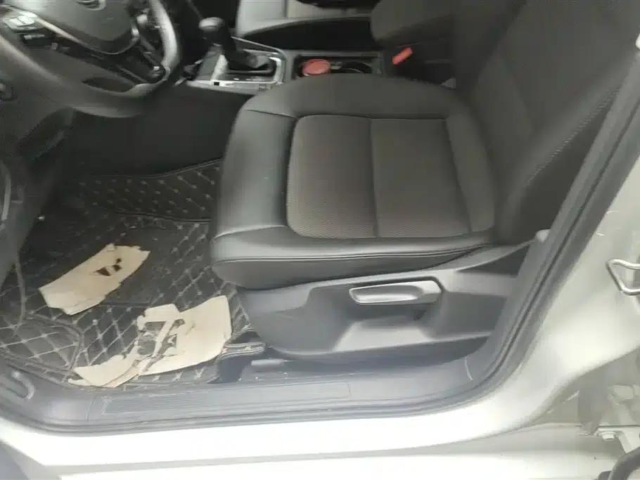 Golf Sportsvan 2018 230TSI Automatic Entry-Level — миниатюра 9