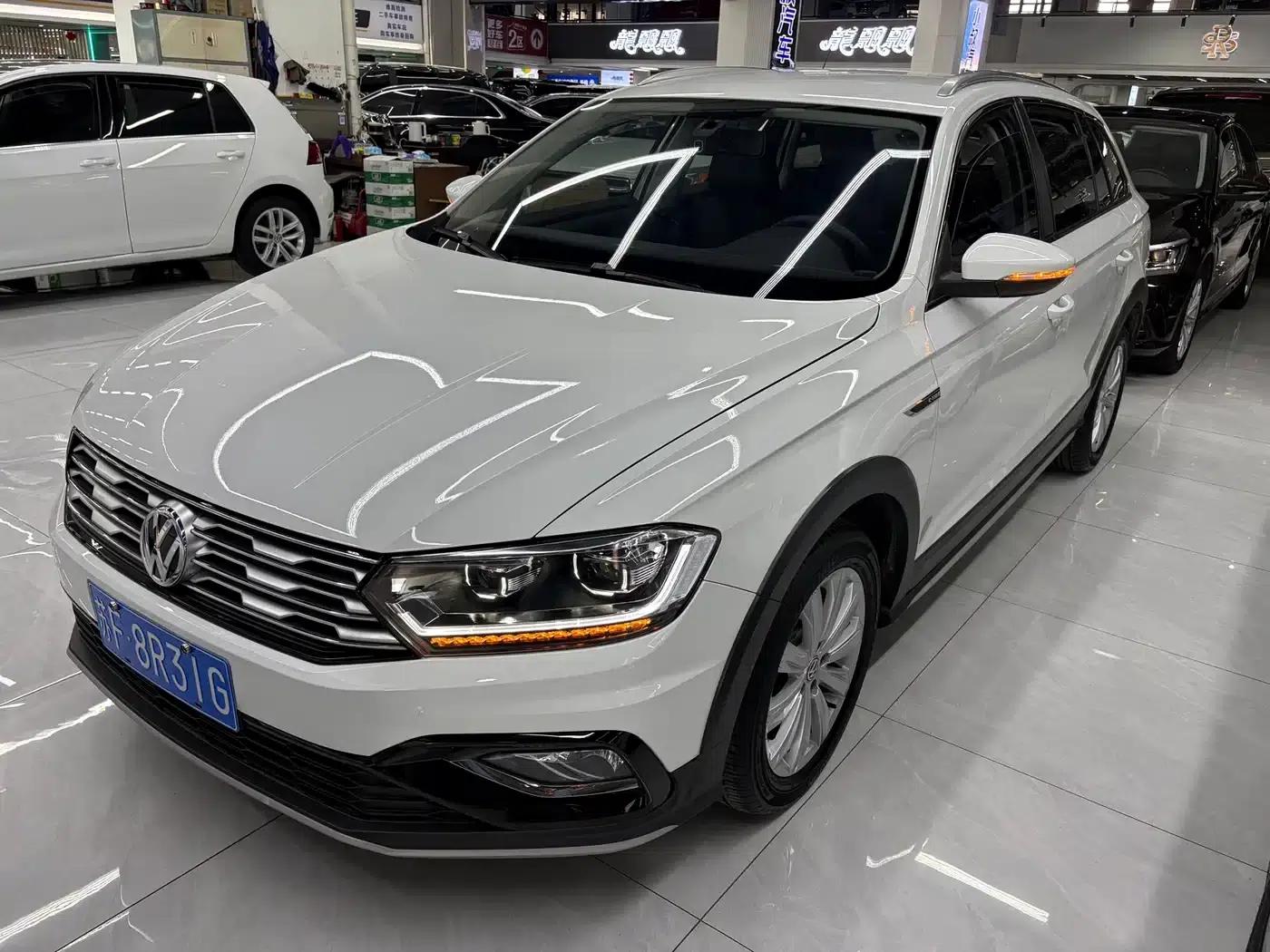 C-TREK 2018 1.5L Automatic Fashion Model — миниатюра 1
