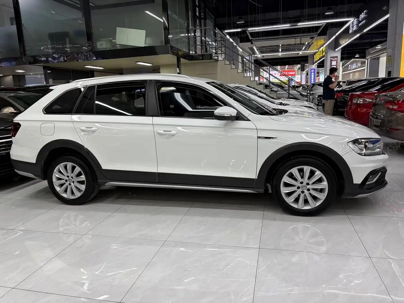 C-TREK 2018 1.5L Automatic Fashion Model — миниатюра 4