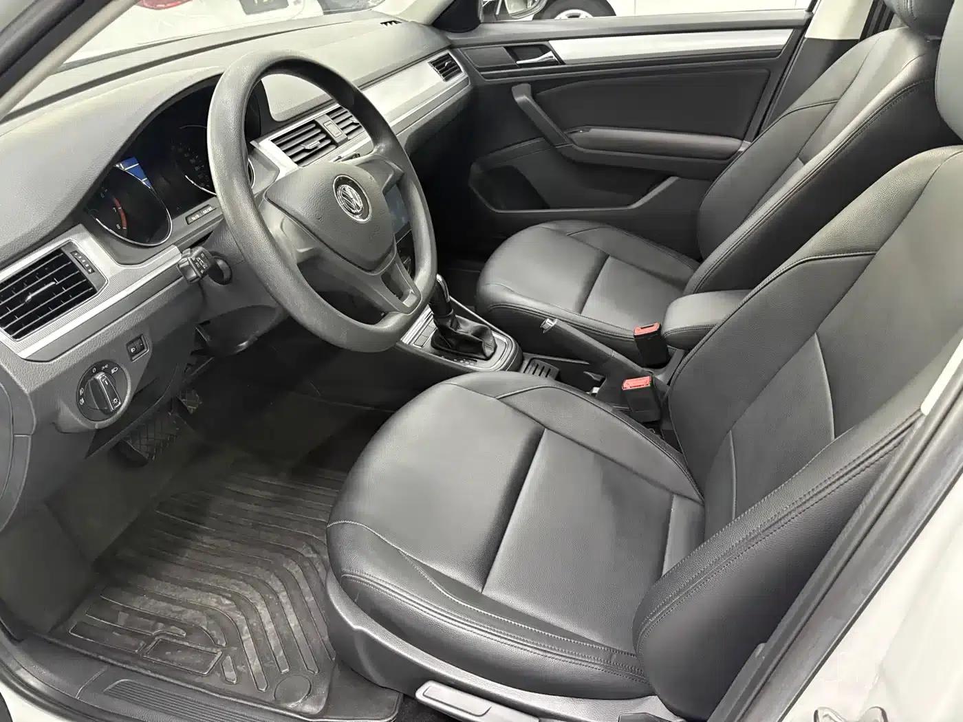C-TREK 2018 1.5L Automatic Fashion Model — миниатюра 6