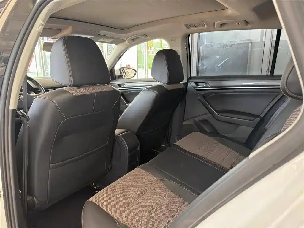 C-TREK 2018 1.5L Automatic Fashion Model — миниатюра 7