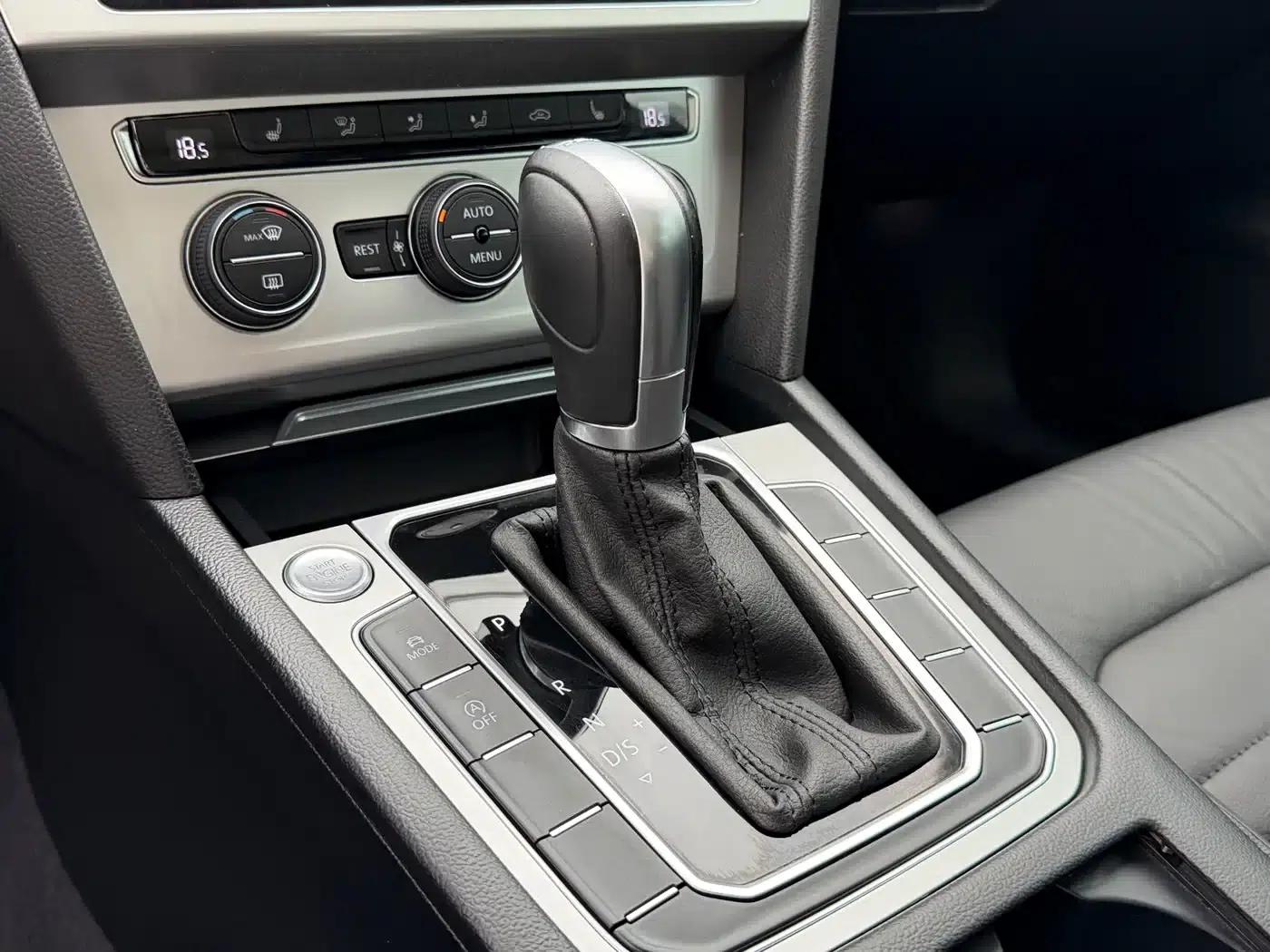 Passat Variant 2018 380TSI 2WD Comfortline — миниатюра 35