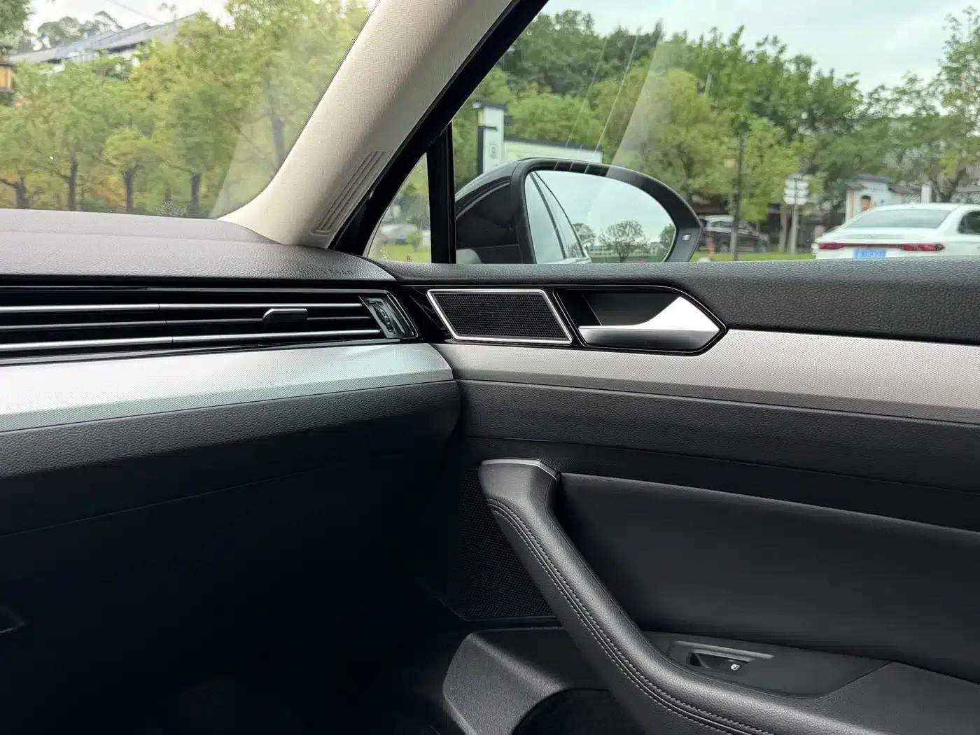 Passat Variant 2018 380TSI 2WD Comfortline — миниатюра 36