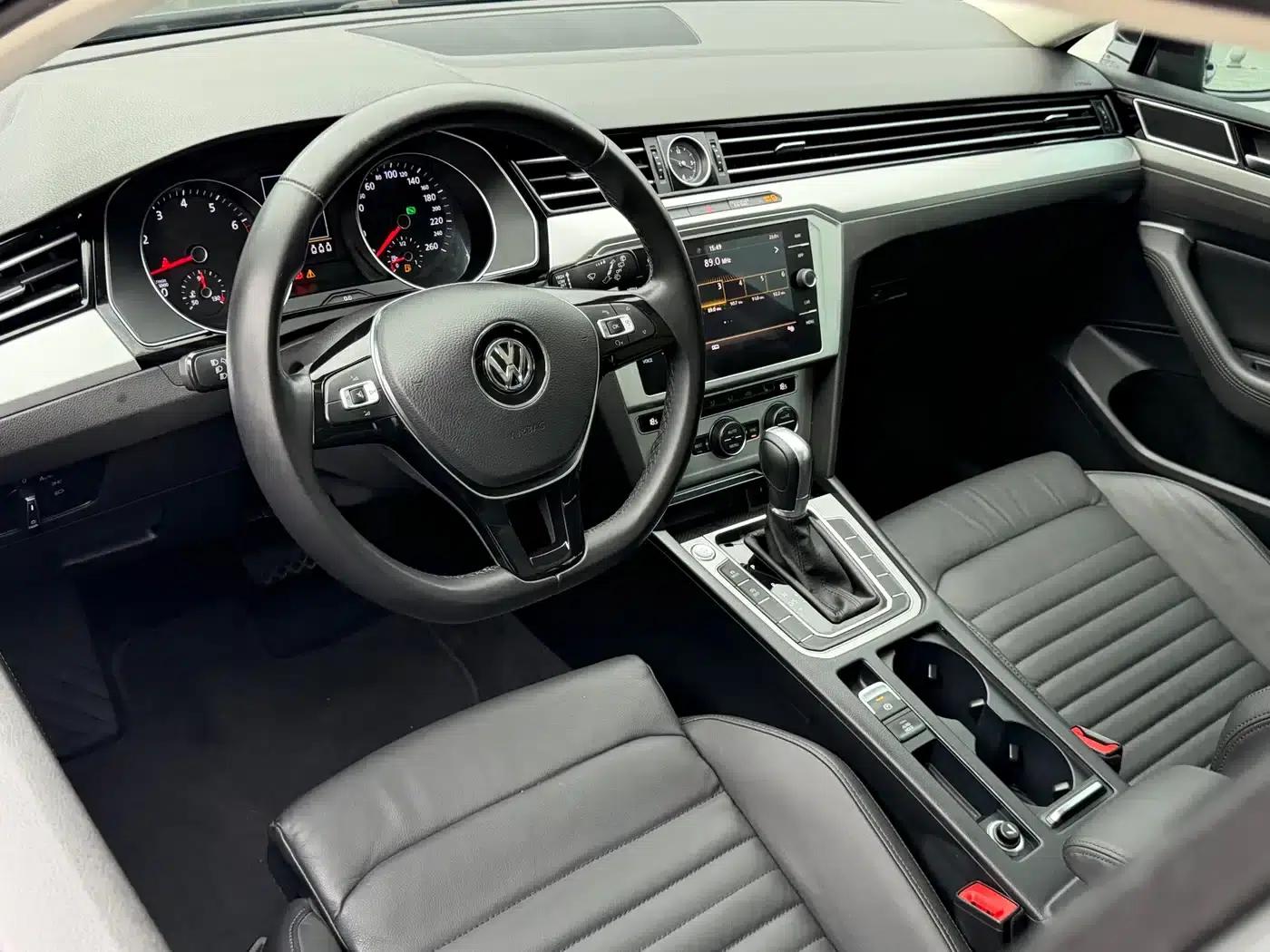 Passat Variant 2018 380TSI 2WD Comfortline — миниатюра 6