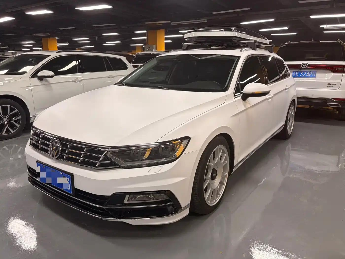2016 Volkswagen Passat Variant 380TSI 2WD R-line — миниатюра 1