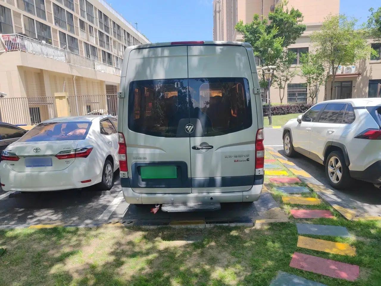 Foton Toano 2022 2.8T Manual Jixiang Multi-Function Long-Wheelbase Mid-Roof with Rear Dual Tires 7/9-Seater F2.8NS6B177L — миниатюра 5