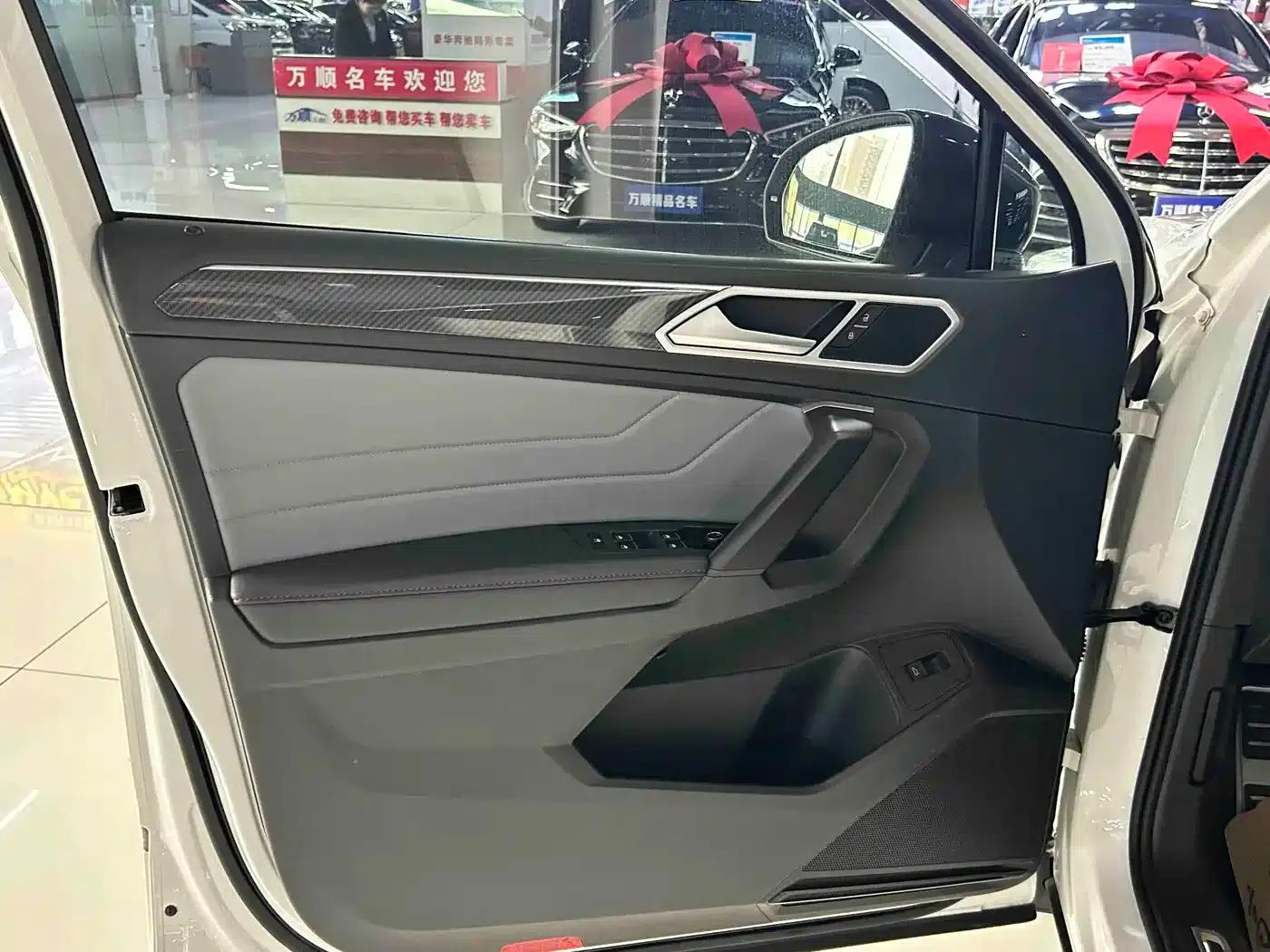 Tiguan X 2022 330TSI 2WD Flagship Edition — миниатюра 11