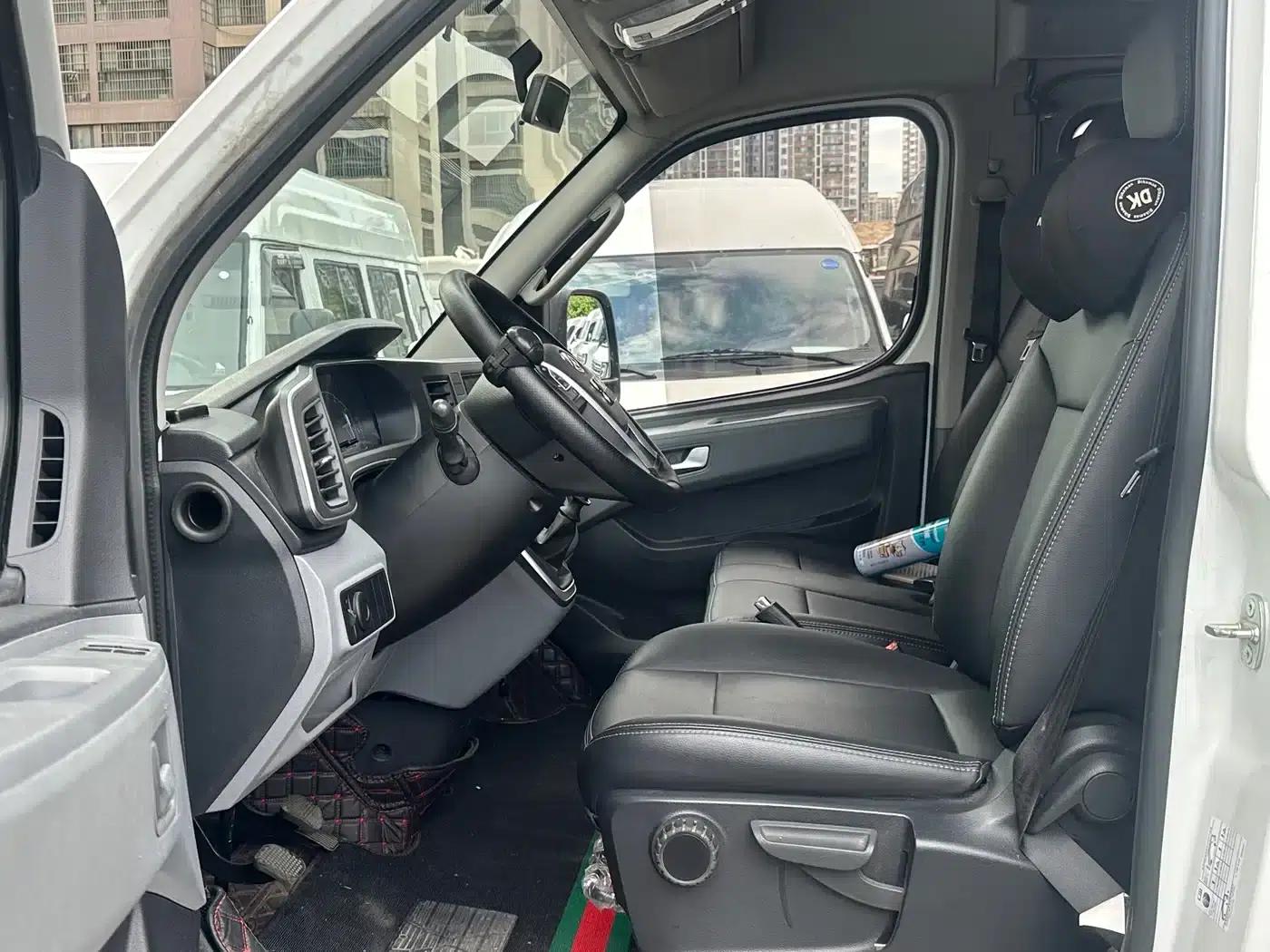 Xintu V80 2024 PRO Business Edition, 6MT, Long Wheelbase, Mid-Roof, 147Ps, 9 Seats, 4 Rows, Non-Commercial Use — миниатюра 13
