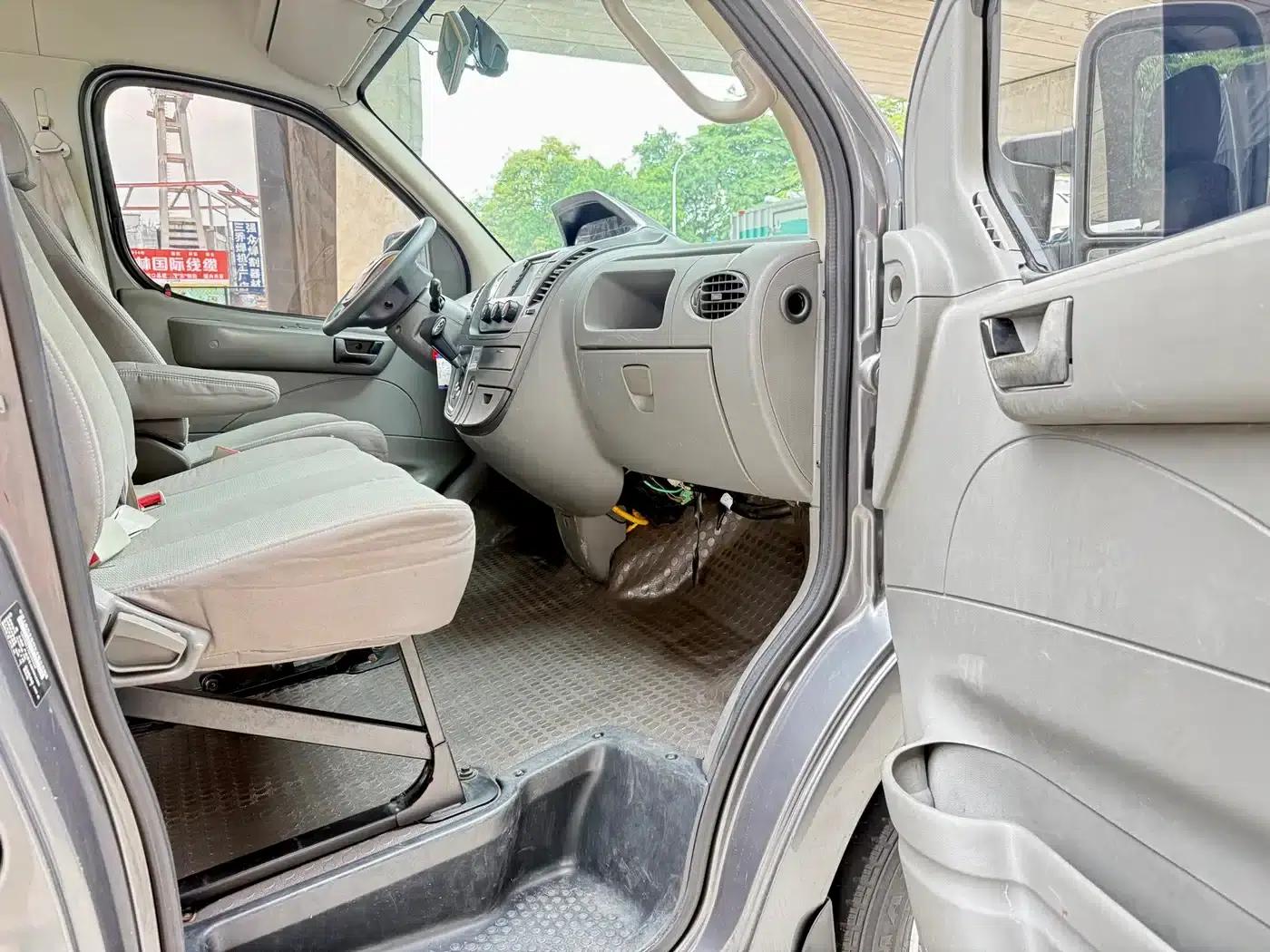 Xintu V80 2016 Model 2.5T AMT Aoyuntong National V Long Wheelbase Mid-Roof 7 Seats — миниатюра 12