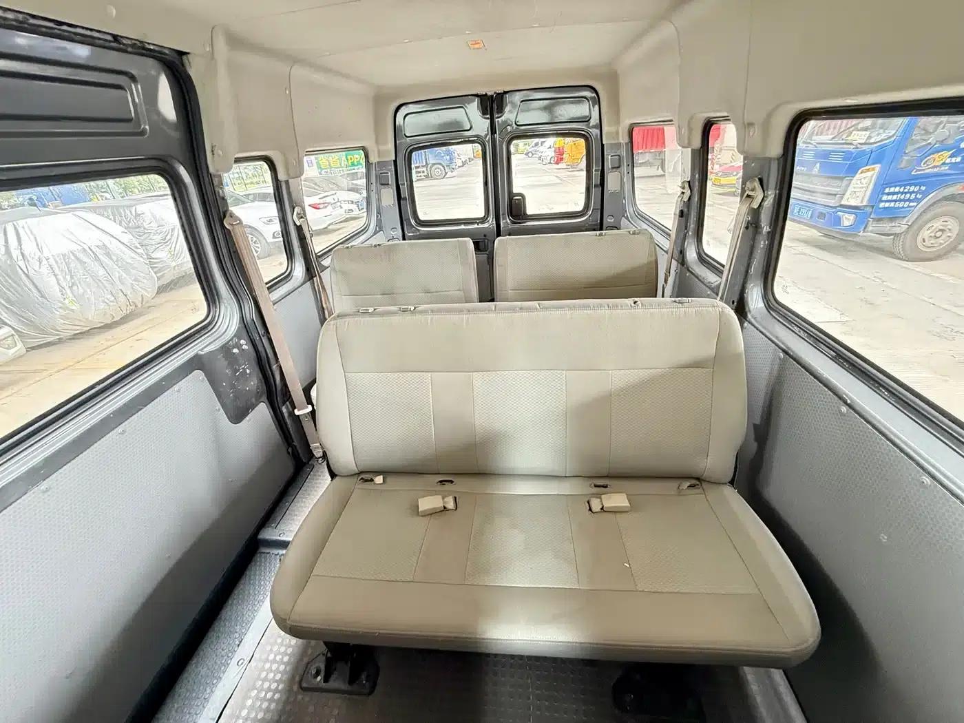 Xintu V80 2016 Model 2.5T AMT Aoyuntong National V Long Wheelbase Mid-Roof 7 Seats — миниатюра 18