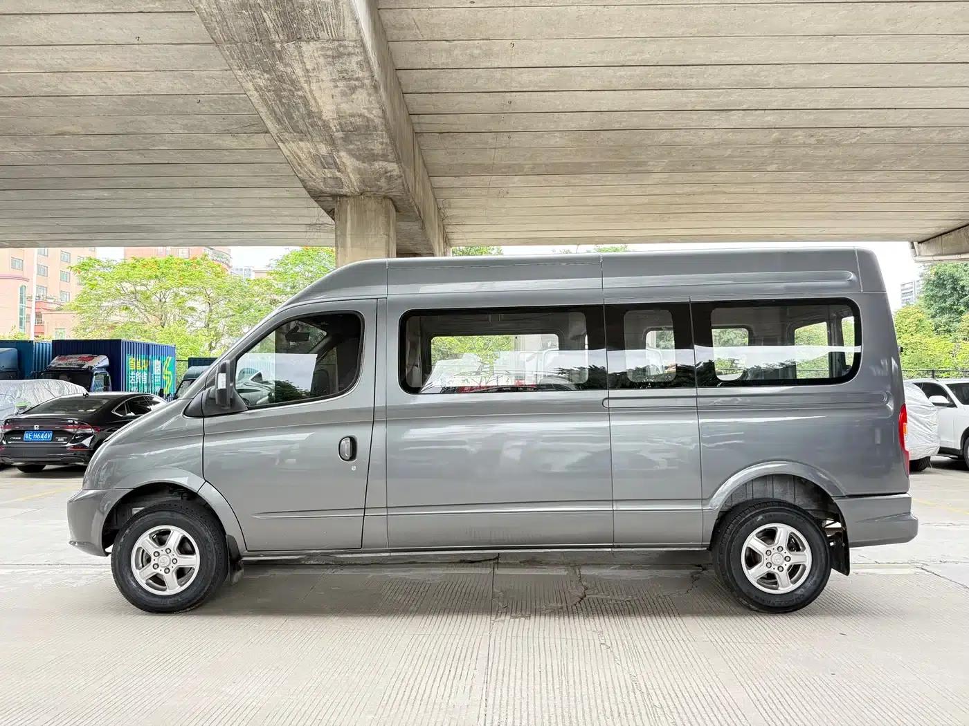 Xintu V80 2016 Model 2.5T AMT Aoyuntong National V Long Wheelbase Mid-Roof 7 Seats — миниатюра 8