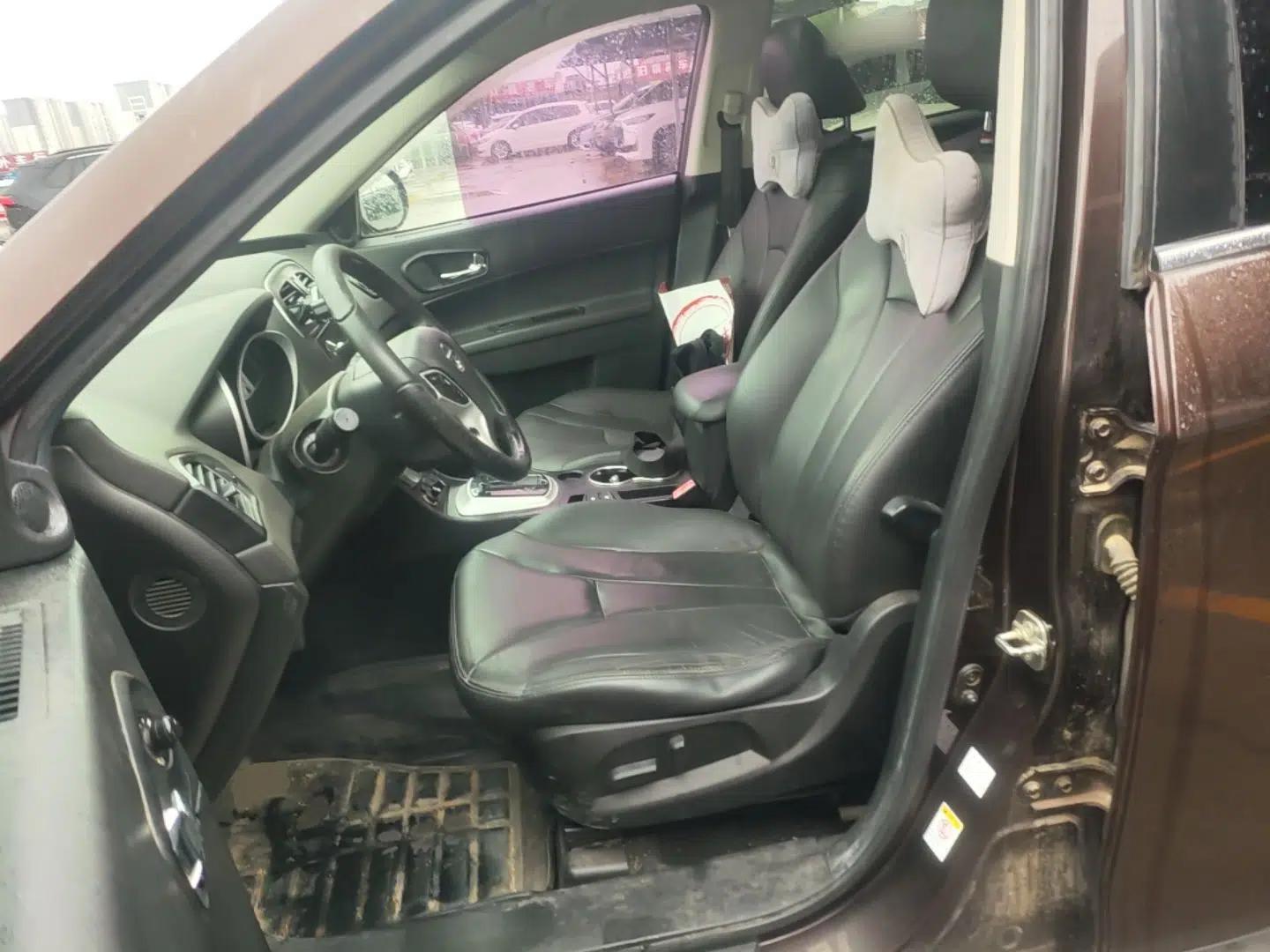 GAC Trumpchi GS5 2014 2.0L Automatic Two-Wheel Drive Anniversary Value Edition — миниатюра 18
