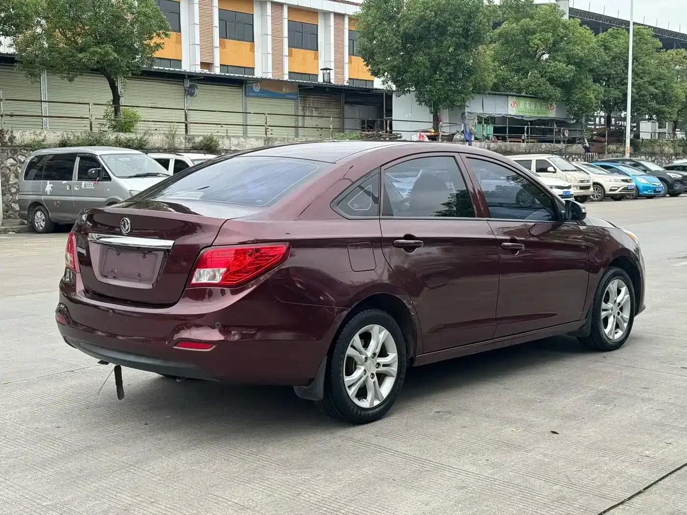 Jingyi S50 2014 1.5L Manual Deluxe Edition — миниатюра 4