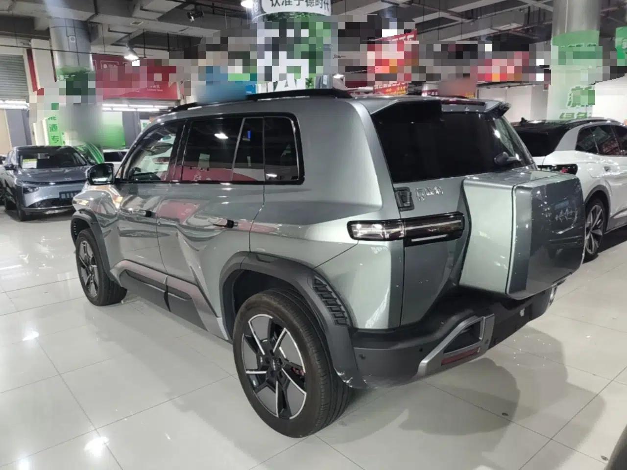 Formula Leopard Titanium 3 2025 501KM All-Wheel Drive Intelligent Driving Ultra Version — миниатюра 4