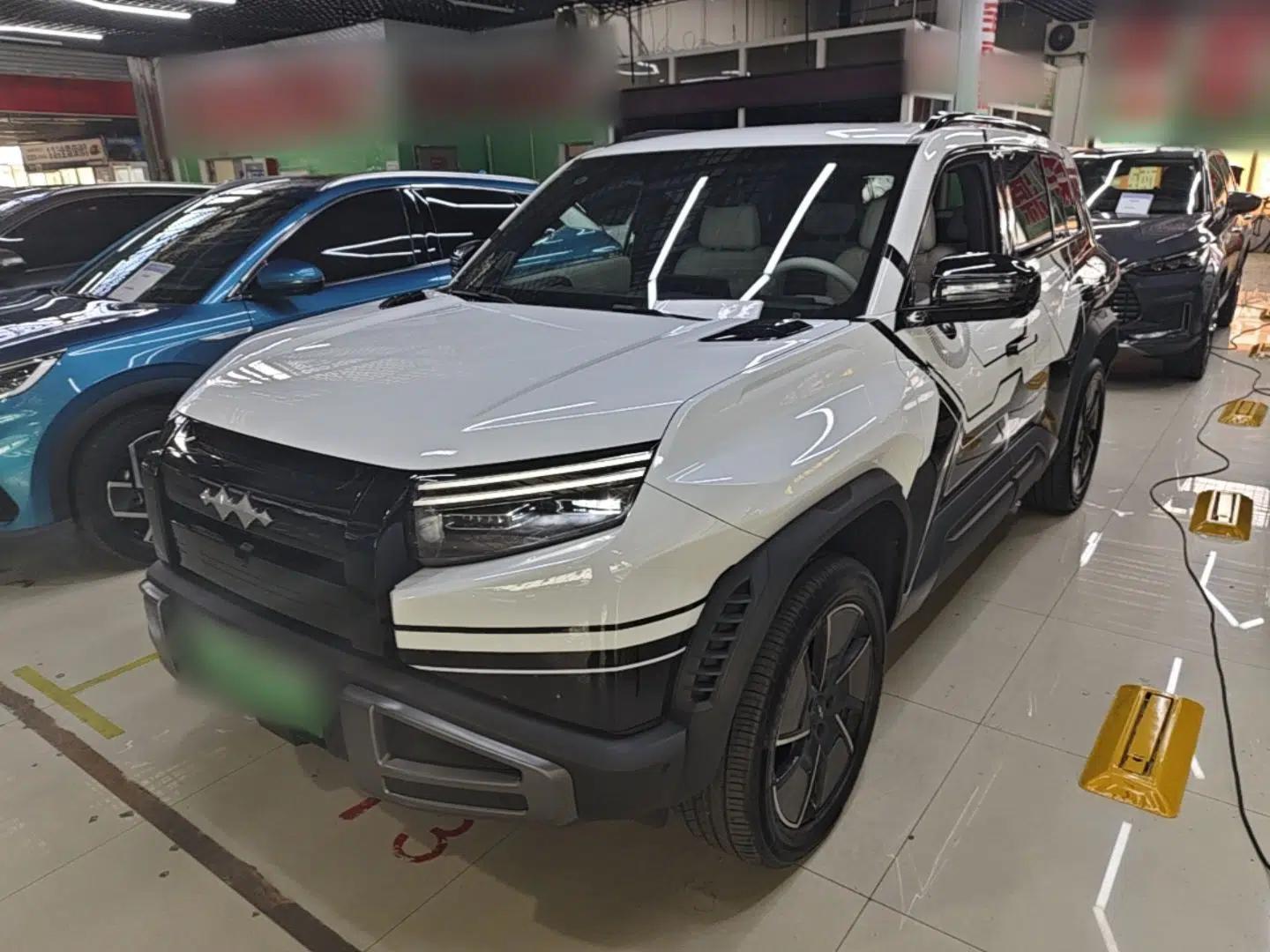 Formula Leopard Titanium 3 2025 501KM All-Wheel Drive Intelligent Driving Ultra Version — миниатюра 1
