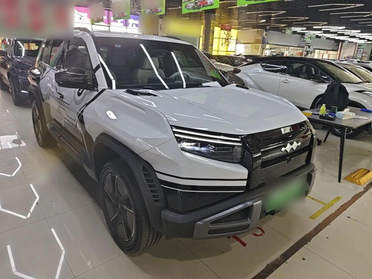 Formula Leopard Titanium 3 2025 501KM All-Wheel Drive Intelligent Driving Ultra Version — миниатюра 3
