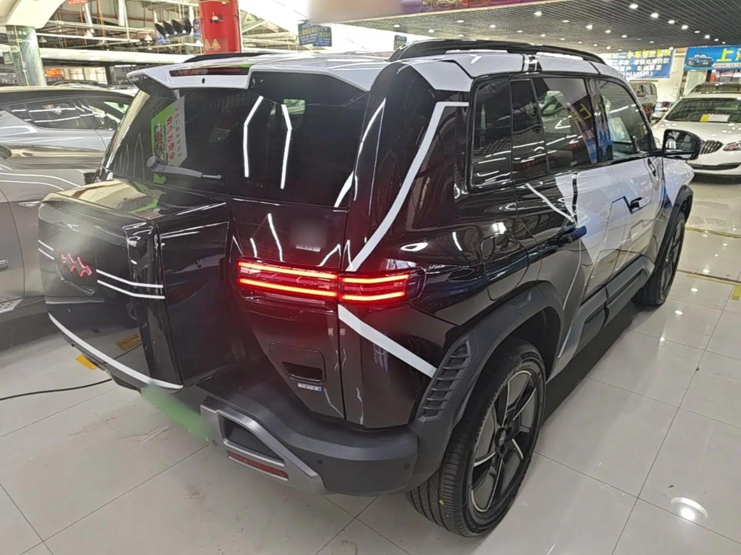Formula Leopard Titanium 3 2025 501KM All-Wheel Drive Intelligent Driving Ultra Version — миниатюра 6