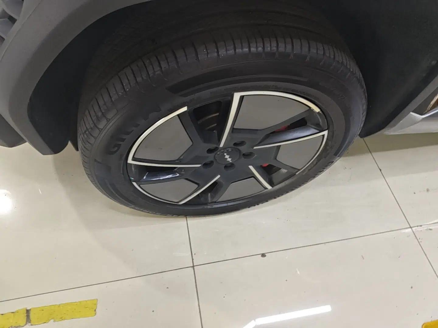 Formula Leopard Titanium 3 2025 501KM All-Wheel Drive Intelligent Driving Ultra Version — миниатюра 8