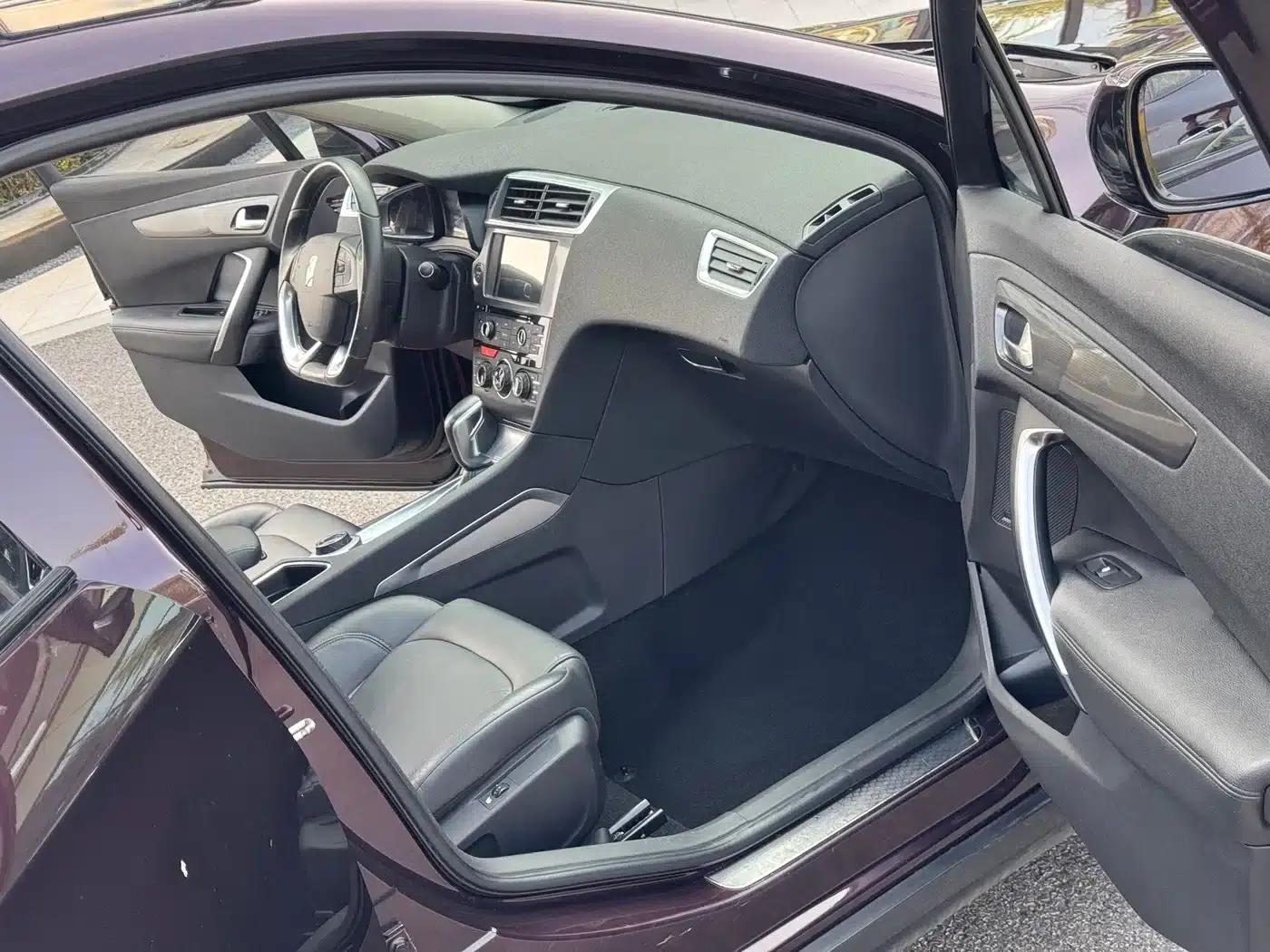 DS 6 2014 1.6T Luxury Edition THP160 — миниатюра 10