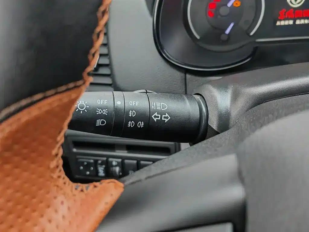 Dongfeng Fengshen AX7 2018 Classic 1.6T Automatic Deluxe Edition — миниатюра 21